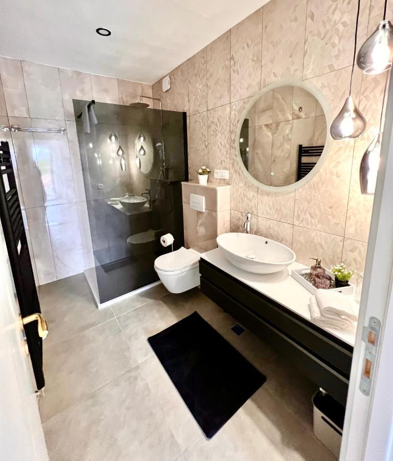 Seaview Pool Apartment-Lumiere, Island Hvar-Gdinj Exterior photo